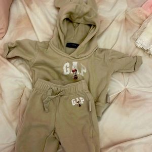 Baby gap mini outfit